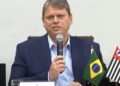 Em São Paulo, Tarcísio fixa novo salário mínimo maior que o de Lula