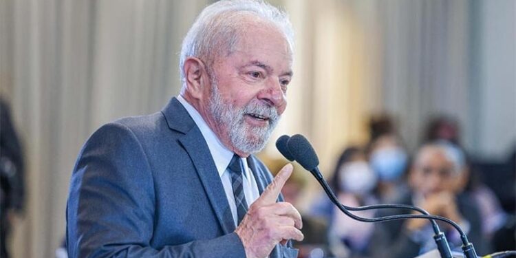 Lula sanciona lei que libera R$ 7,3 bilhões para o pagamento do piso da enfermagem