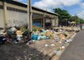 Lixo volta a acumular em Teresina após empresa paralisar atividades
