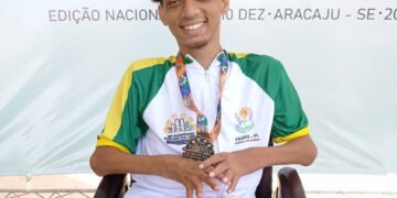 Atleta paralimpico Mateus Medeiros irá representar APAE de José de Freitas no campeonato regional de bocha adaptada