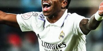 Polícia prende quatro suspeitos de pendurar boneco com camisa de Vini Jr. em Madri