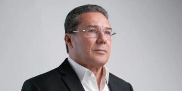 Corinthians anuncia Vanderlei Luxemburgo como novo técnico