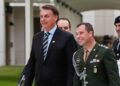 Polícia Federal faz buscas na casa de Jair Bolsonaro e prende ex-ajudante