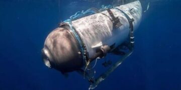 Submarino que levava turistas para ver os destroços do Titanic desaparece