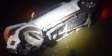 Motorista perde controle e cai com veículo dentro de rio, em Campo Maior
