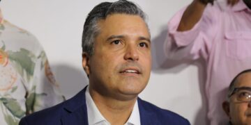 Dr. Vinícius desiste de concorrer à Prefeitura de Teresina e anuncia apoio a Fábio Novo