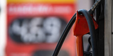 Petrobras reduz em R$ 0,13 preço do litro de gasolina nas distribuidoras