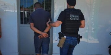 Suspeito de esfaquear homem ao desconfiar de suposta traição da esposa é preso em José de Freitas