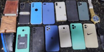 Jovens são detidos com mais de 10 celulares e outros objetos roubados em Teresina
