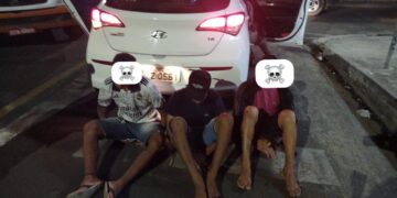 Dois homens são presos e menor é apreendido com carro roubado em Teresina