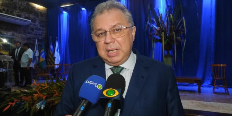 Florentino Neto é o 4º parlamentar brasileiro que mais gasta com jatinhos