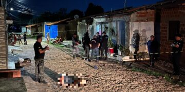 Após discussão, homem é morto a golpes de faca na frente de residência em Teresina