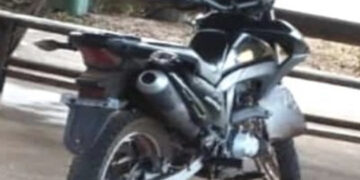 Servidora municipal tem moto roubada após sair de celebração religiosa em José de Freitas