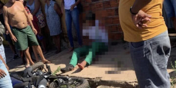 Estudantes ficam feridos em colisão entre moto e carro em José de Freitas