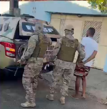 Homem é detido após chamar policiais de ladrões nas redes sociais em Teresina