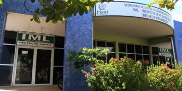 Bandidos encapuzados invadem casa e matam homem na frente da esposa em Teresina