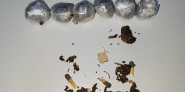 Mulher é presa com drogas ao tentar entrar em penitenciária para visitar o companheiro