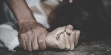 Homem é preso após estuprar a própria irmã durante resguardo
