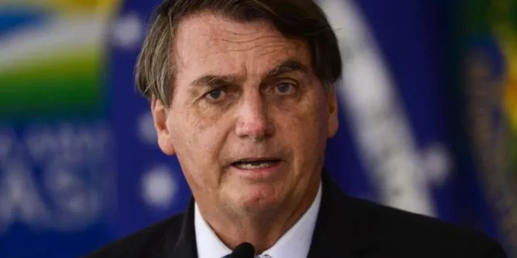 Jair Bolsonaro se recupera bem de cirurgias, diz boletim médico