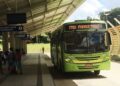 Três pessoas armadas com facas assaltam ônibus em Teresina