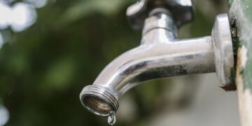 Fornecimento de água é interrompido em mais de 20 bairros de Teresina nesta segunda-feira