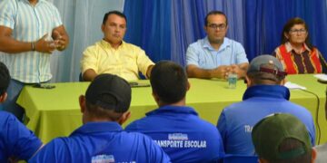 Semed realiza reunião com motoristas e monitores do Transporte Escolar em José de Freitas