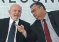 Deputados da oposição protocolam impeachment contra Lula e Flávio Dino