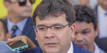 Rafael Fonteles sanciona lei que autoriza pagamento do piso de Enfermagem no Piauí