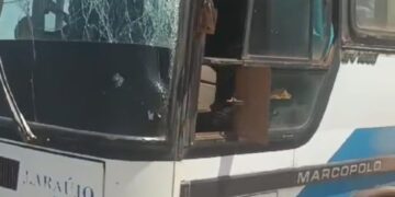 Pneu de ônibus estoura e assusta passageiros na PI-113 em José de Freitas