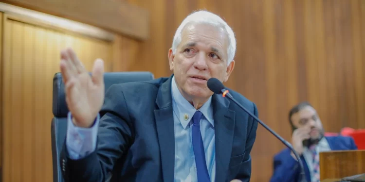 Themístocles Filho sanciona lei que promove saúde mental nas escolas do Piauí