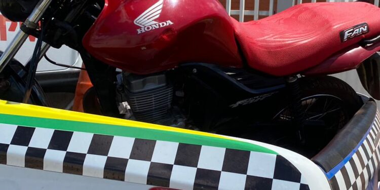 Polícia Militar apreende homem com motocicleta roubada em José de Freitas