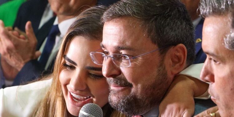 Bárbara do Firmino desiste de pré-candidatura à prefeitura e anuncia apoio a Fábio Novo