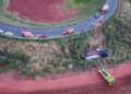 Duas pessoas morrem após ônibus que saiu do Piauí cair no interior de Minas Gerais