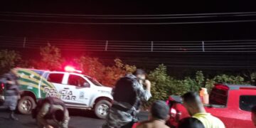 Dupla é presa em José de Freitas suspeita de roubar carro na cidade de Barras