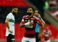 Gabigol renova com Flamengo e terá maior salário do Brasil