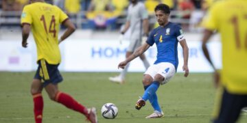 Brasil perde de virada para Colômbia e despenca para 5ª colocação