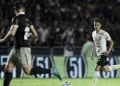 Vasco perde em casa para o Corinthians e amplia chances de rebaixamento