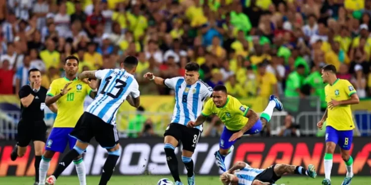 Brasil perde para a Argentina e acumula terceira derrota seguida mas eliminatórias