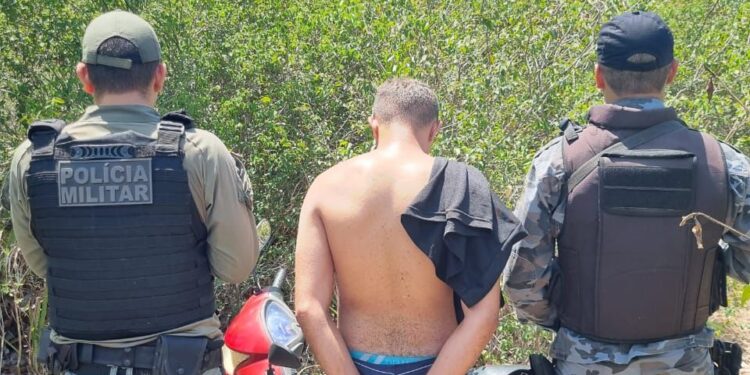 Polícia Militar recupera motocicleta roubada e apreende armas em José de Freitas