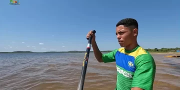 Escola de canoagem Iporanga ajuda crianças carentes em José de Freitas