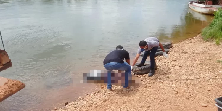 Corpo de homem é encontrado boiando no Rio Parnaíba em Palmeirais