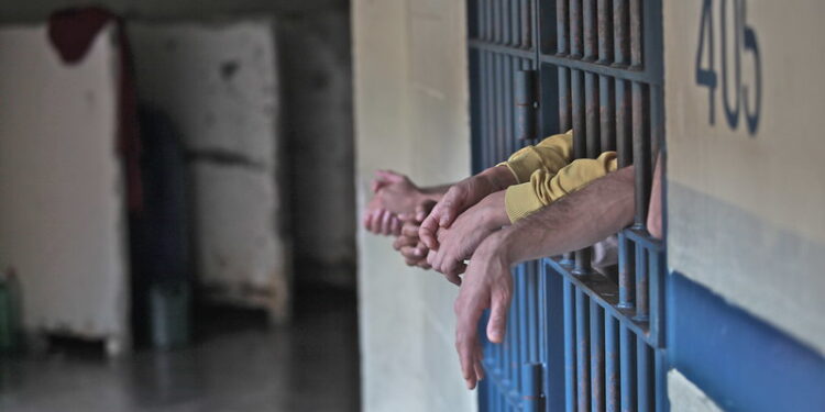Advogado é preso ao tentar entregar droga para cliente dentro de presídio