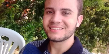 Jovem morre após colidir motocicleta contra caminhão na BR-316 em Picos