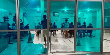 Carro desgovernado invade UPA do Renascença e deixa uma pessoa ferida em Teresina