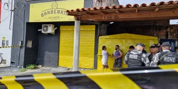 Criminosos matam homem a tiros em barbearia na zona norte de Teresina