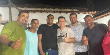 Átila Lira prestigia o tradicional Zé Pereira de José de Freitas ao lado de Ferdinand Freitas