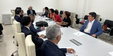 Professores da UESPI encerram greve após acordo de reajuste de 17%