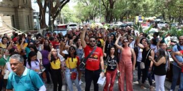 Professores de Teresina deflagram greve geral por tempo indeterminado