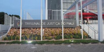 Homem é condenado a 12 anos de prisão por tentar matar ex-mulher e sogra