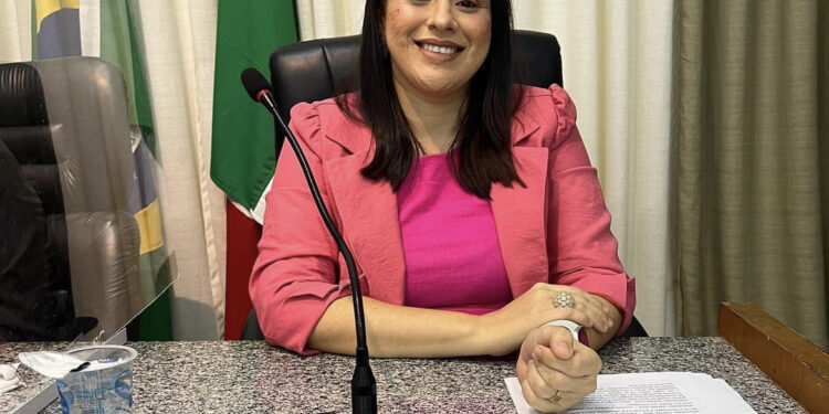 Vereadora encontra escola municipal de José de Freitas com falta de lanche para os alunos